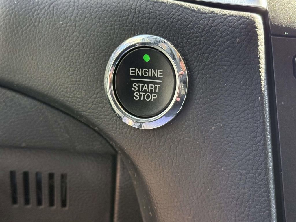 Used 2016 Ford Edge Titanium w/ Equipment Group 301A image 22