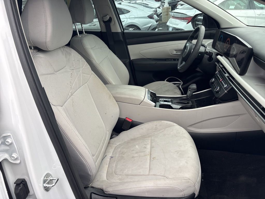 Used 2025 Hyundai Tucson SE image 11