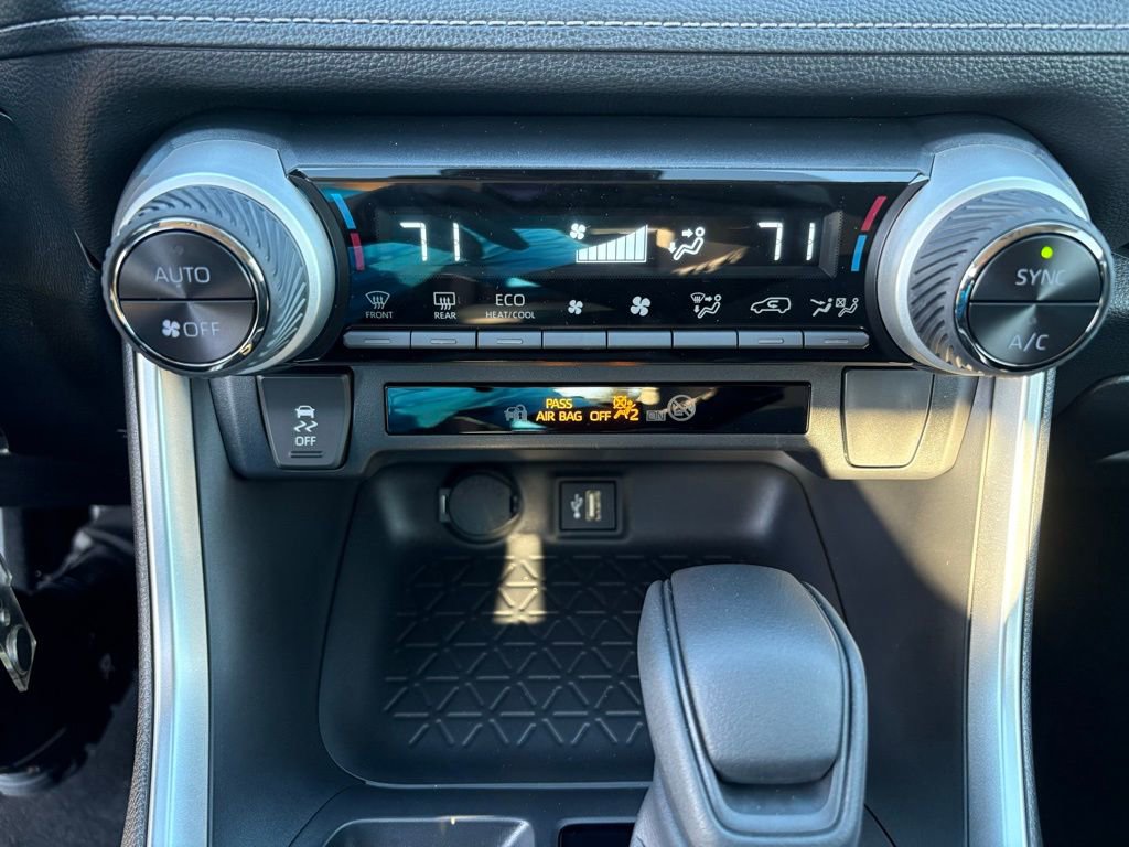 Used 2025 Toyota RAV4 LE image 22