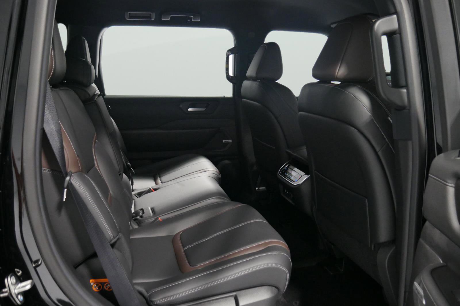 New 2026 Nissan Armada SL w/ Convenience Package image 18