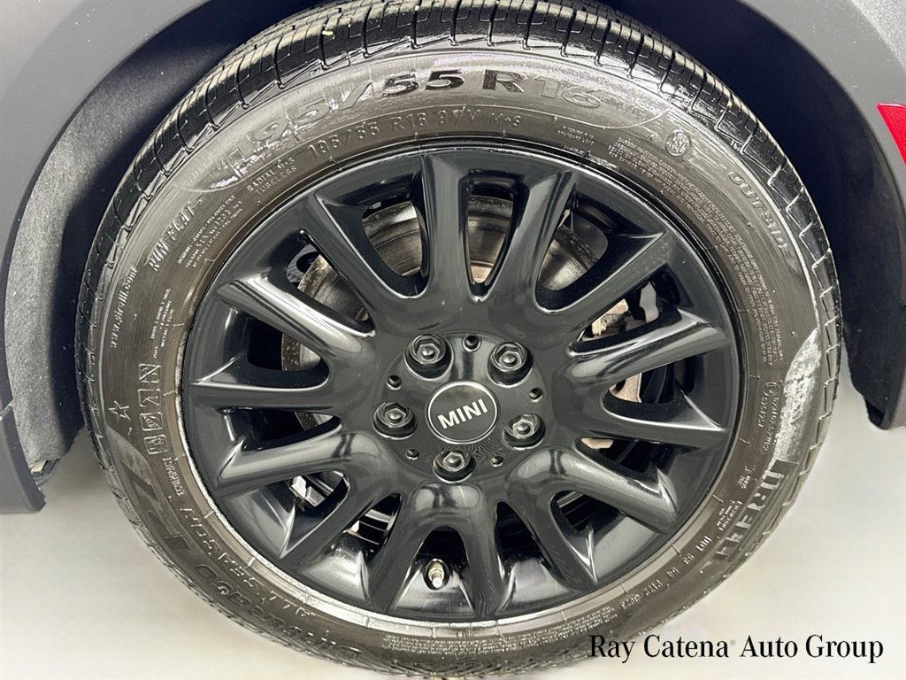 Used 2024 MINI Cooper 2-Door Hardtop FWD image 31