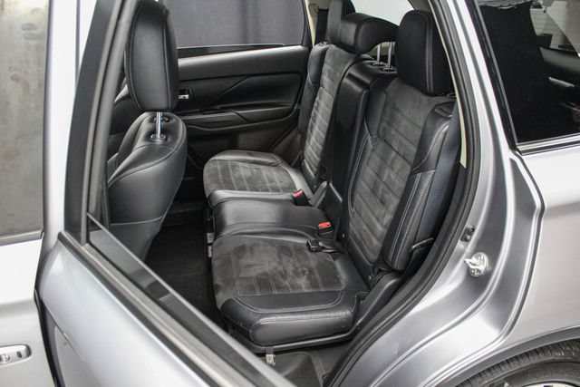 Used 2020 Mitsubishi Outlander SE FWD image 18