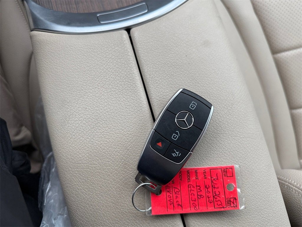 Used 2022 Mercedes-Benz GLC 300 4MATIC image 32