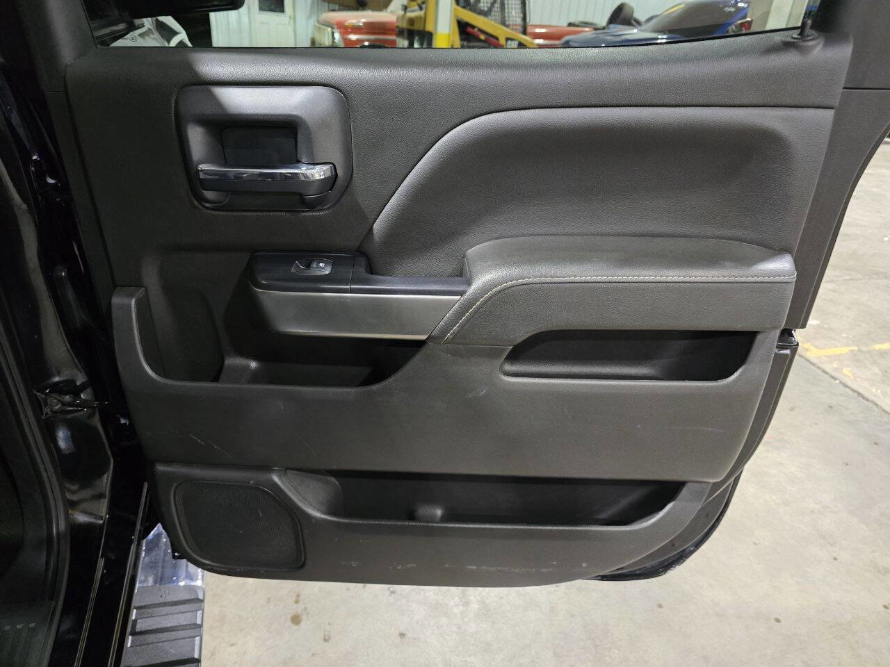 Used 2018 Chevrolet Silverado 1500 LT w/ All Star Edition image 32