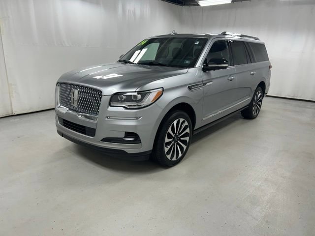 Used 2024 Lincoln Navigator L Reserve AWD/4WD image 2