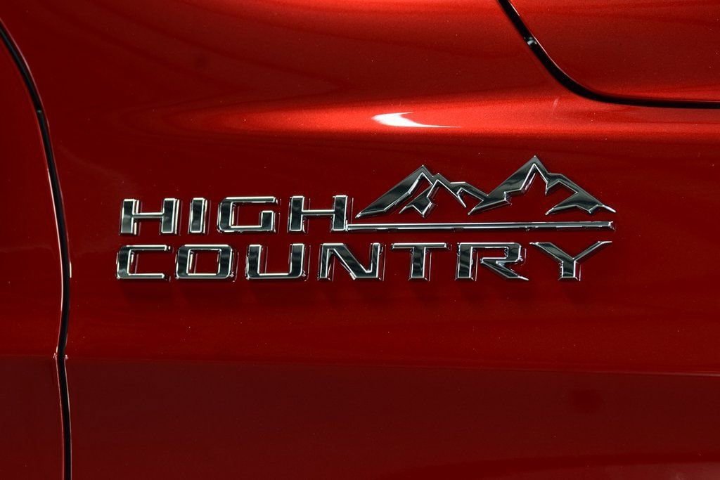 New 2026 Chevrolet Suburban High Country AWD/4WD image 16