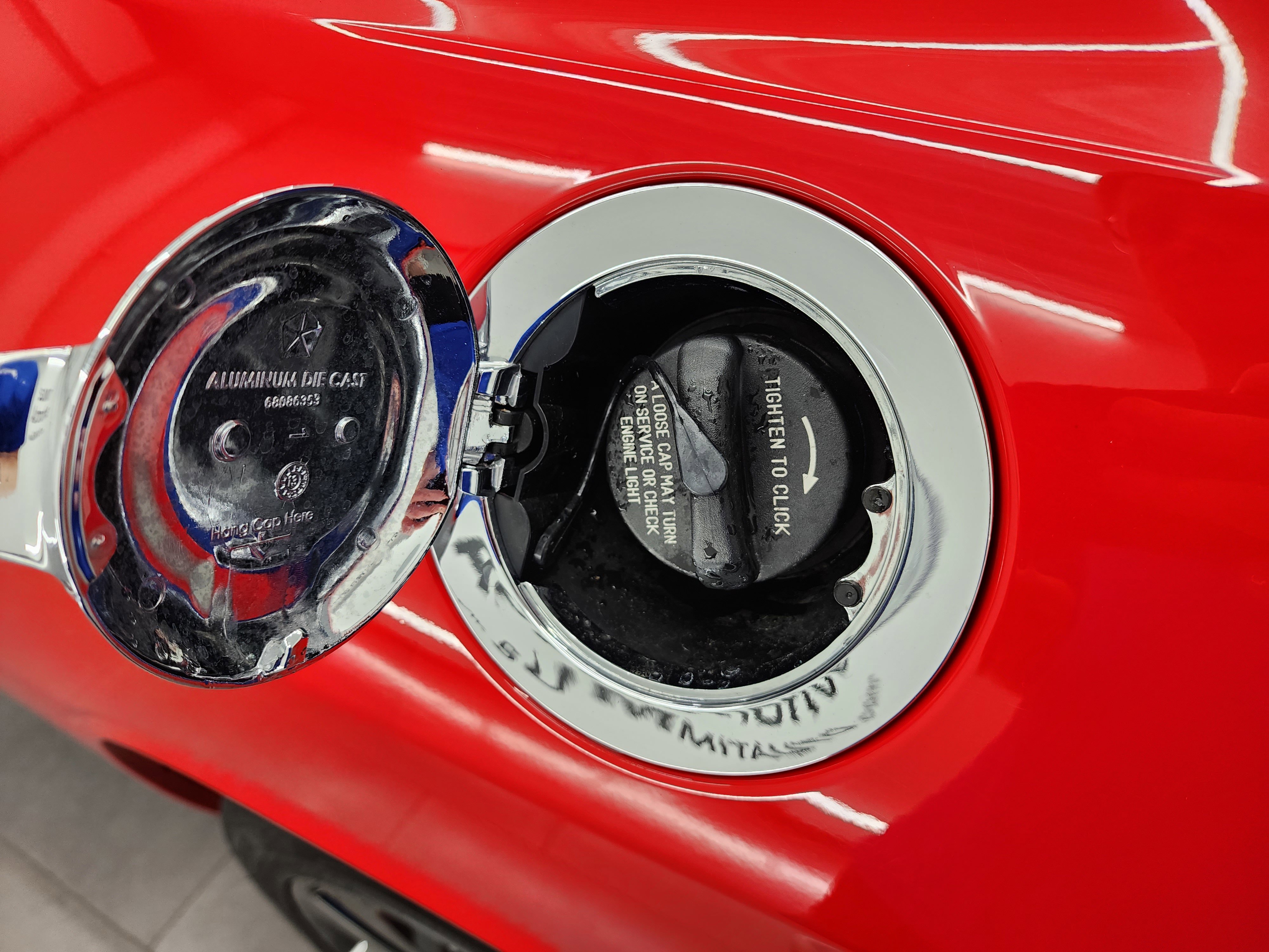 Used 2014 Dodge Challenger SRT8 image 27