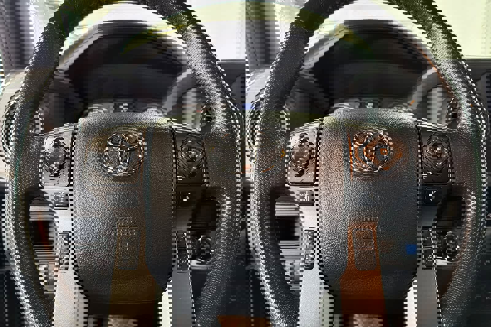 Used 2019 Toyota Tacoma TRD Sport image 25