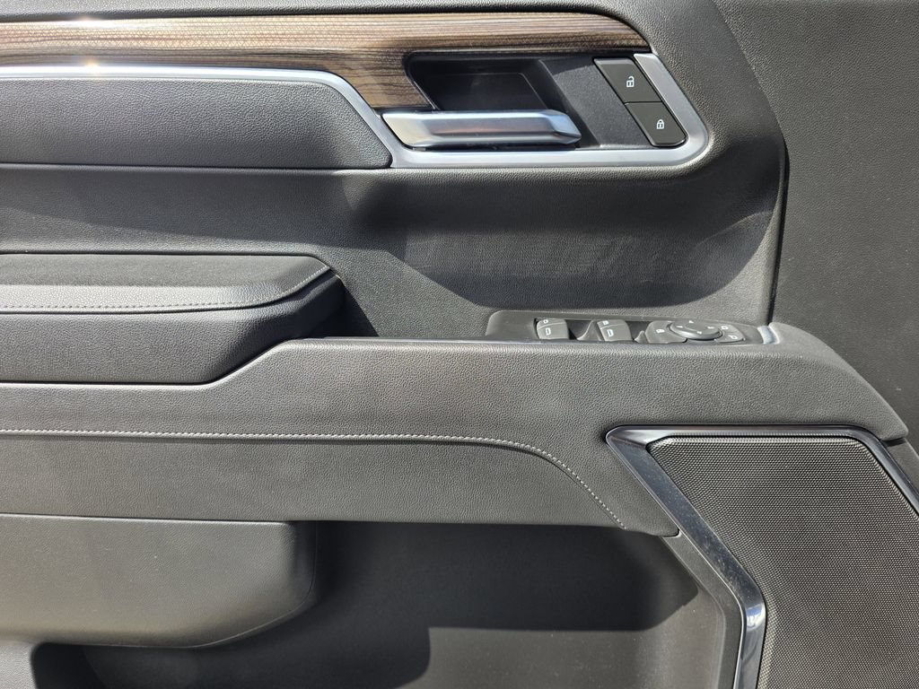 Used 2025 Chevrolet Silverado 1500 LT w/ Safety Package AWD/4WD image 19