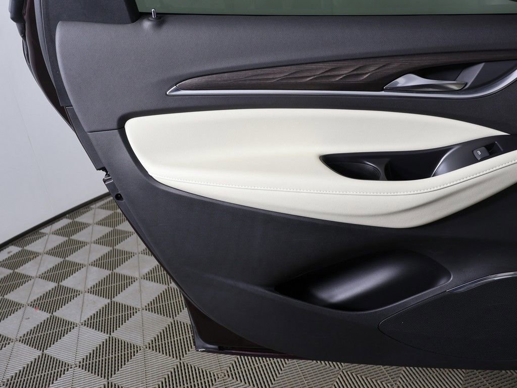 Used 2022 Buick Enclave Avenir w/ Avenir Technology Package image 30