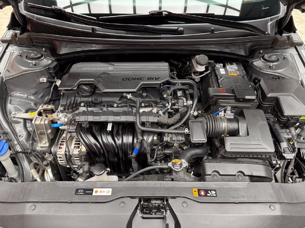 Used 2026 Hyundai Elantra SE FWD image 28