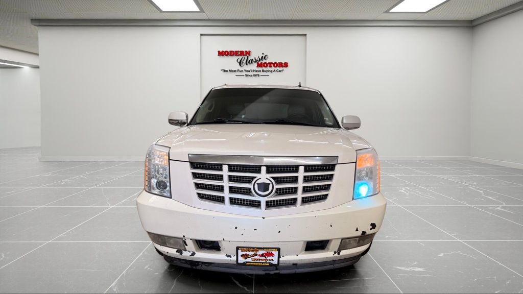Used 2010 Cadillac Escalade EXT Luxury image 2