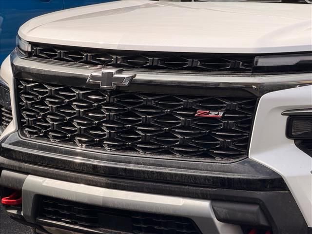 Used 2025 Chevrolet Traverse Z71 w/ Driver Confidence Package image 27