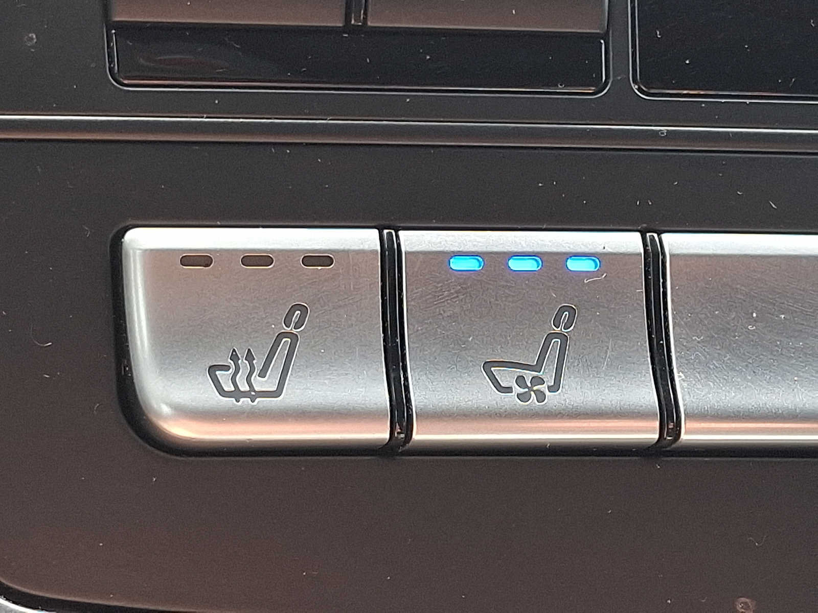 Used 2015 Mercedes-Benz ML 63 AMG 4MATIC image 25