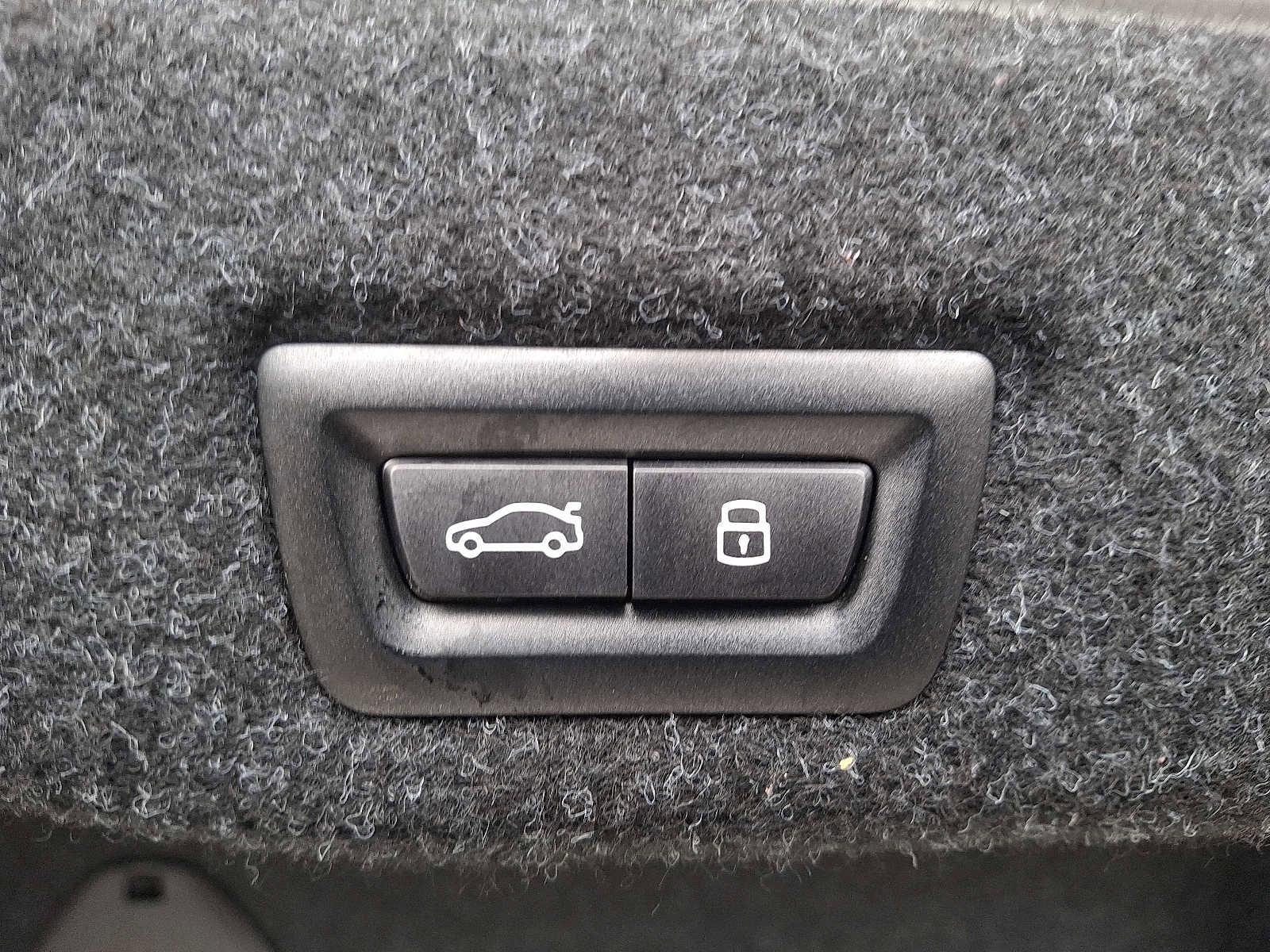 Used 2025 BMW i5 xDrive40 w/ Premium Package image 29