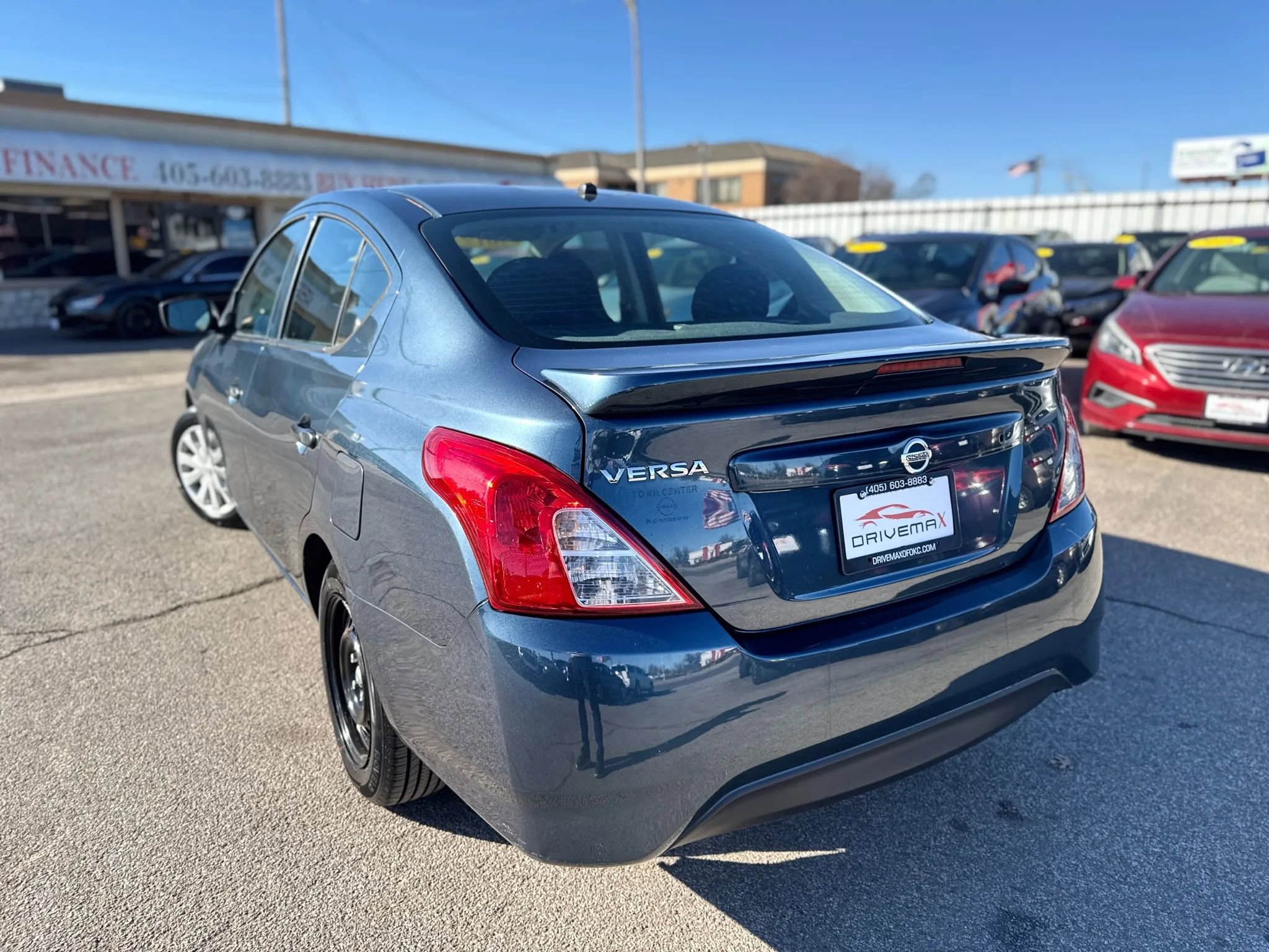 Used 2017 Nissan Versa S Plus image 5