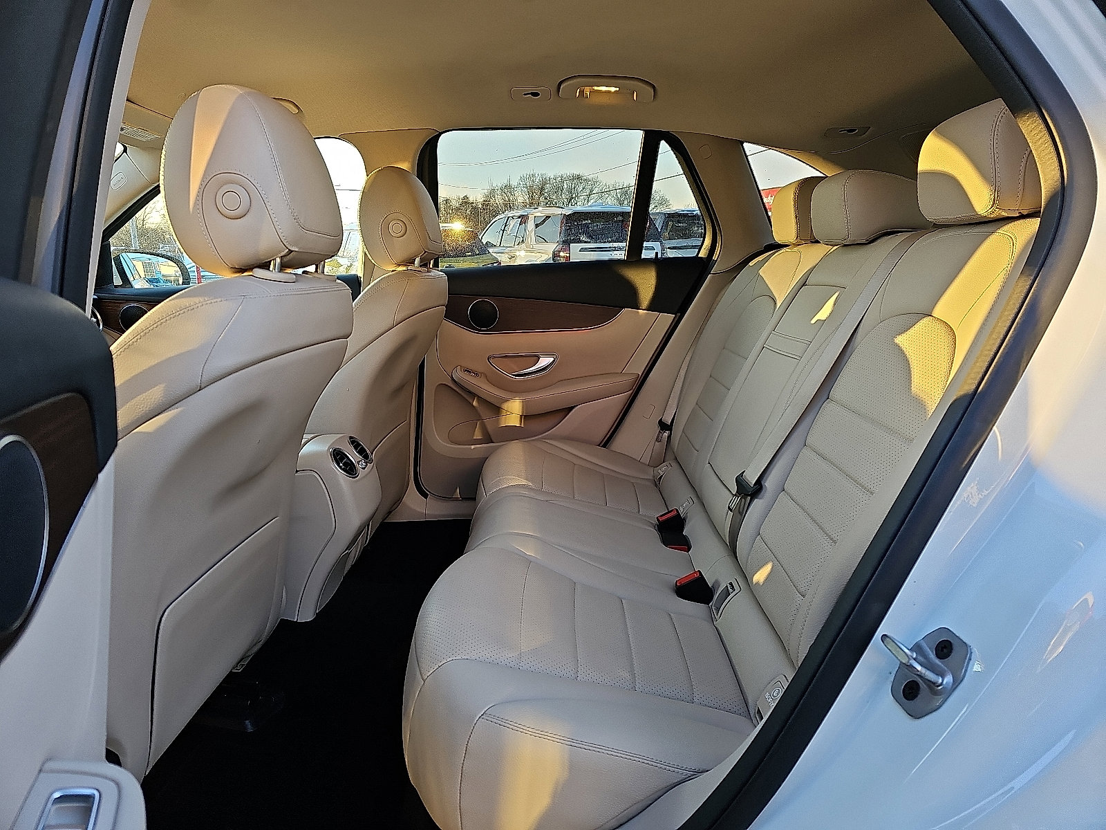 Used 2022 Mercedes-Benz GLC 300 4MATIC image 10