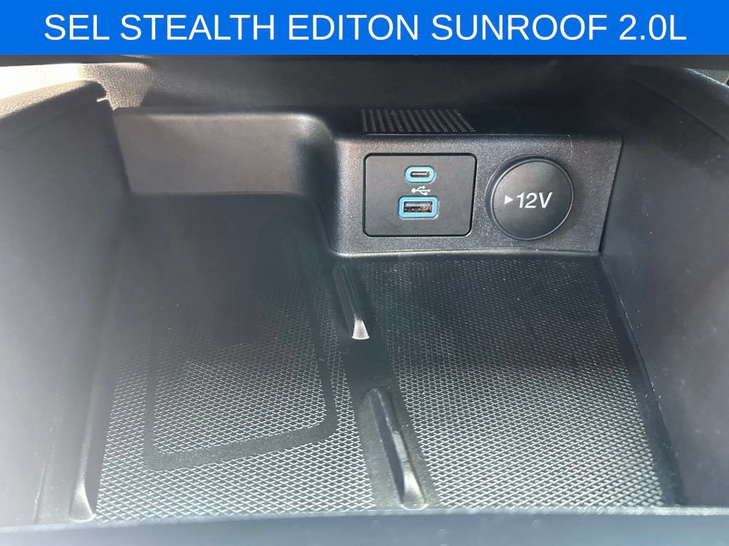 Certified 2022 Ford Escape SEL w/ SEL Stealth AWD Package image 27