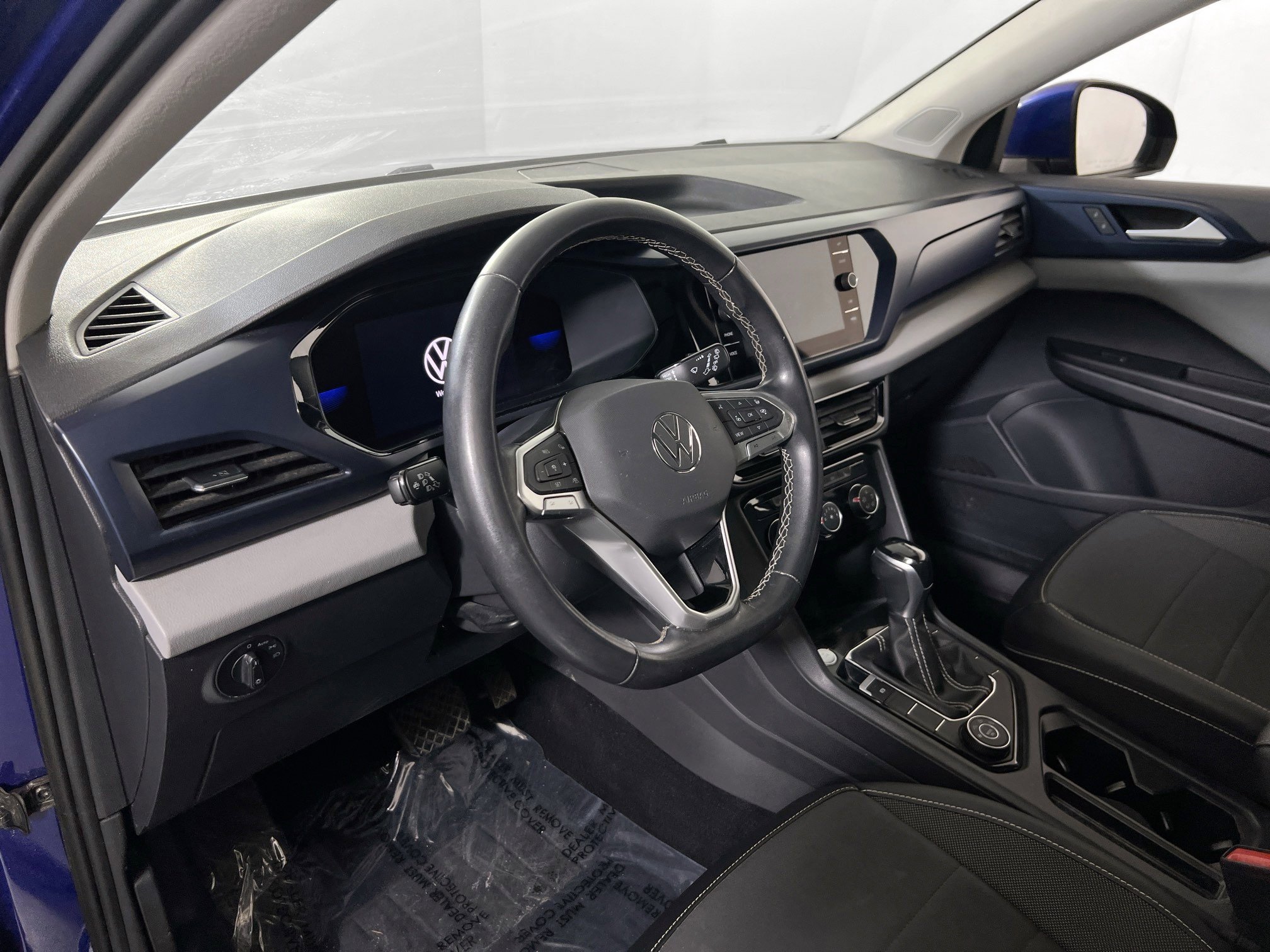 Used 2023 Volkswagen Taos SE image 9