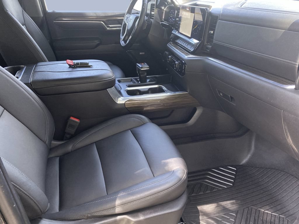 Used 2024 Chevrolet Silverado 1500 LT Trail Boss w/ Convenience Package II AWD/4WD image 30
