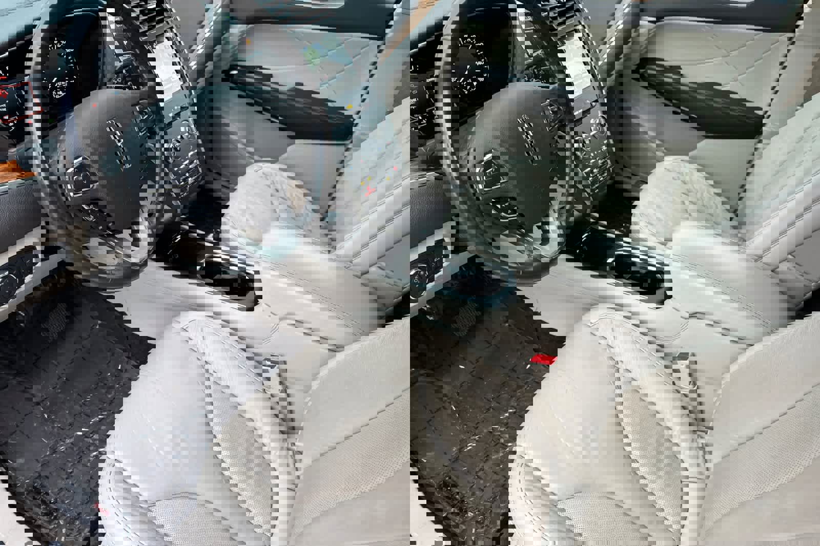 Used 2018 Lincoln MKC Select w/ Select Plus Package image 11