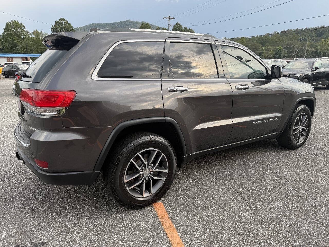 Used 2018 Jeep Grand Cherokee Limited w/ Trailer Tow Group IV AWD/4WD image 6