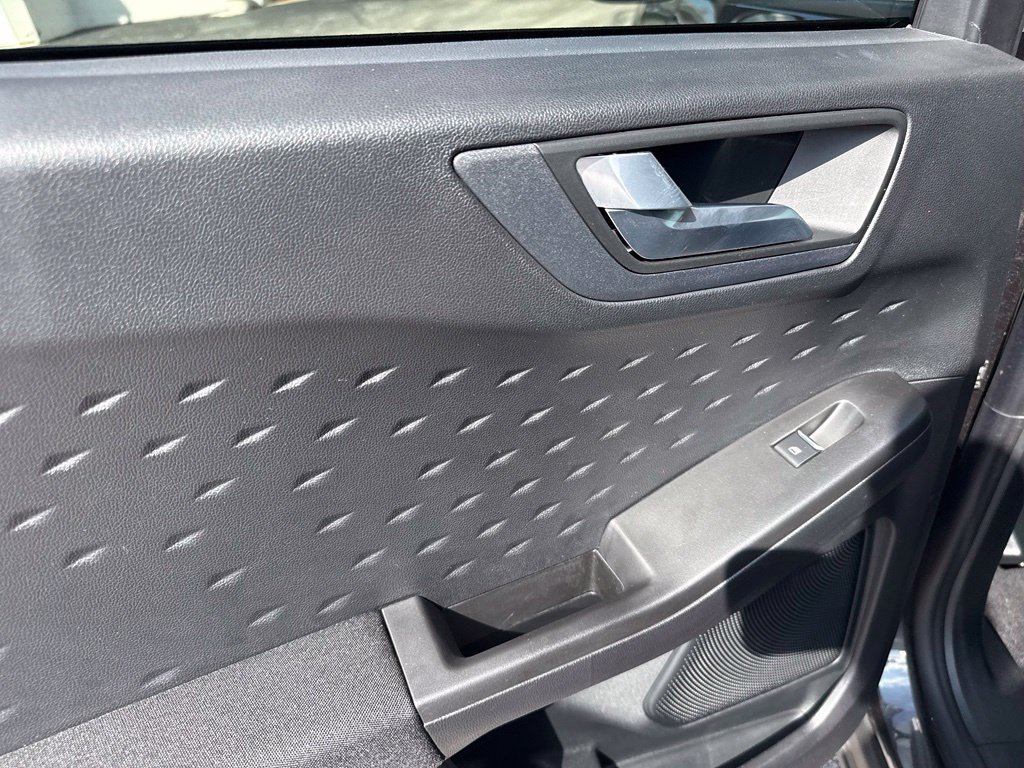 Used 2020 Ford Escape SE Sport FWD image 33