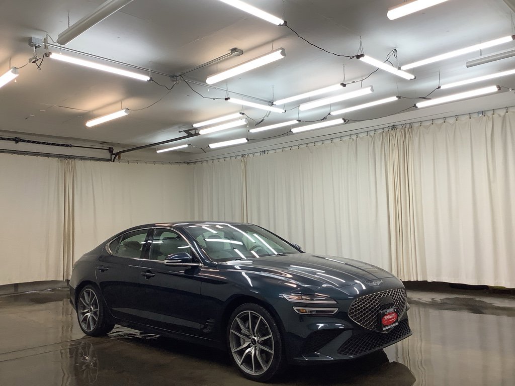 Used 2024 Genesis G70 2.5T image 4