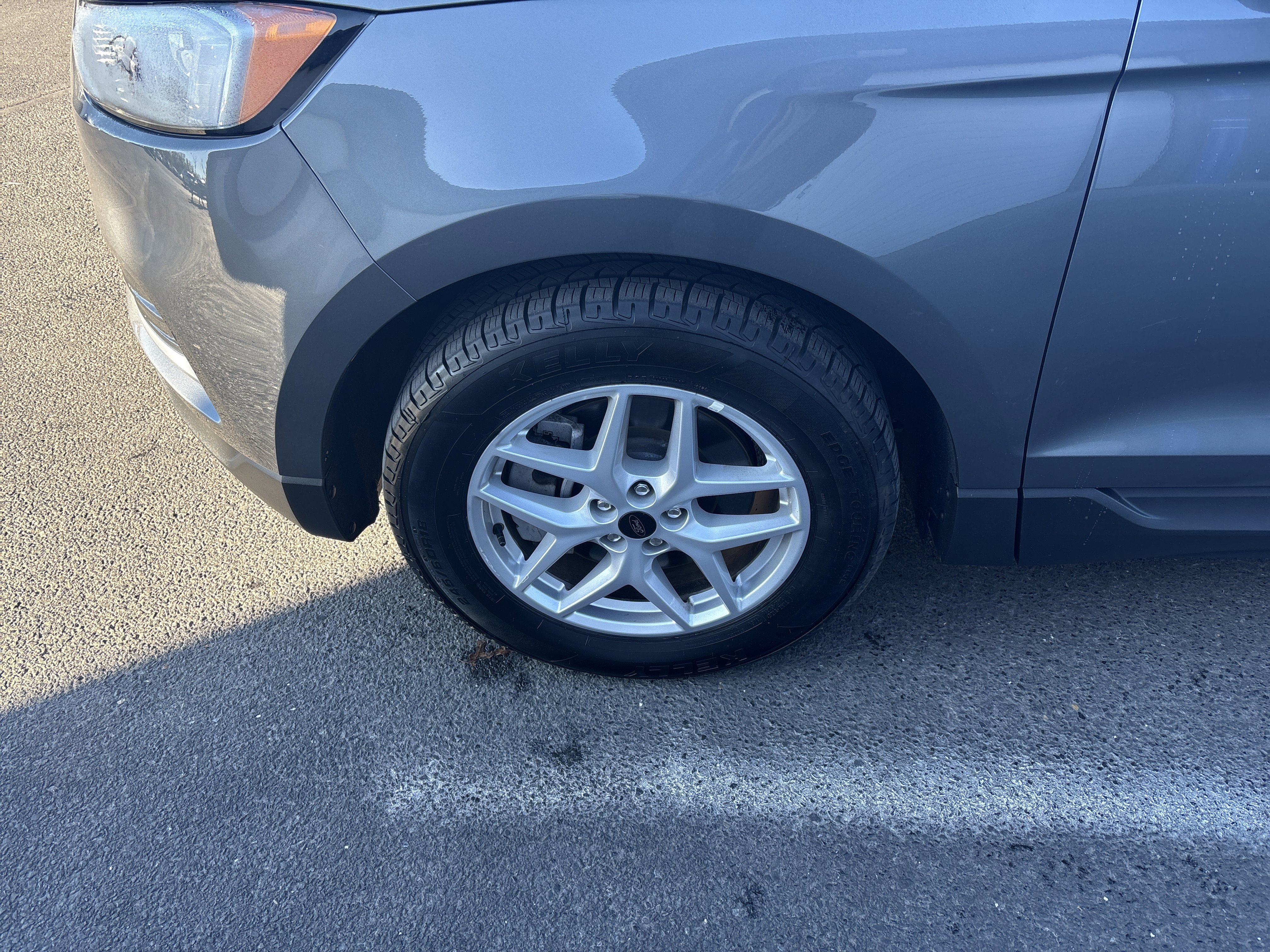 Used 2024 Ford Edge SEL image 11