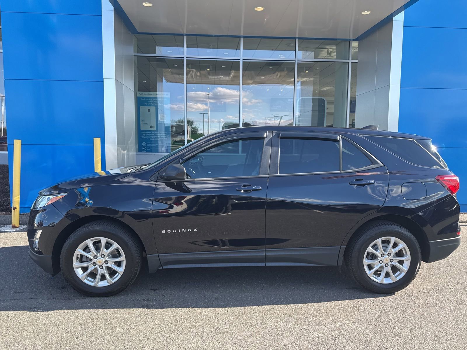 Used 2020 Chevrolet Equinox LS w/ LS Convenience Package AWD/4WD image 9