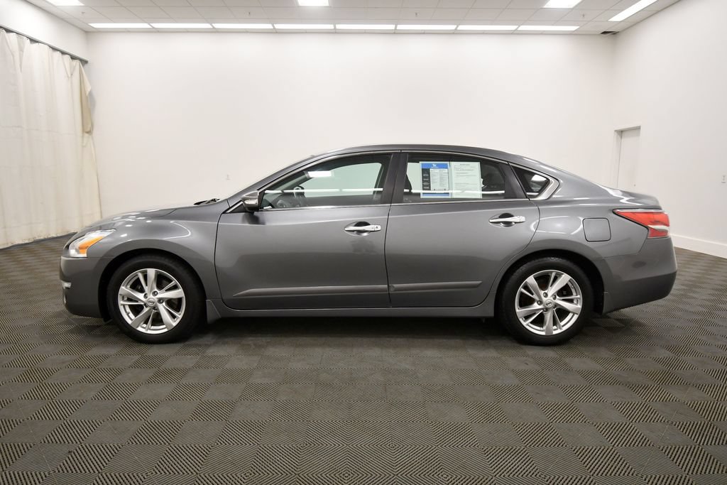 Used 2015 Nissan Altima 2.5 SL w/ Technology Package FWD image 4