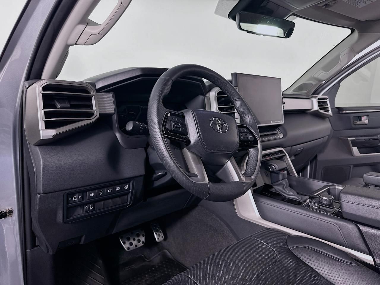 Used 2022 Toyota Tundra Limited image 32