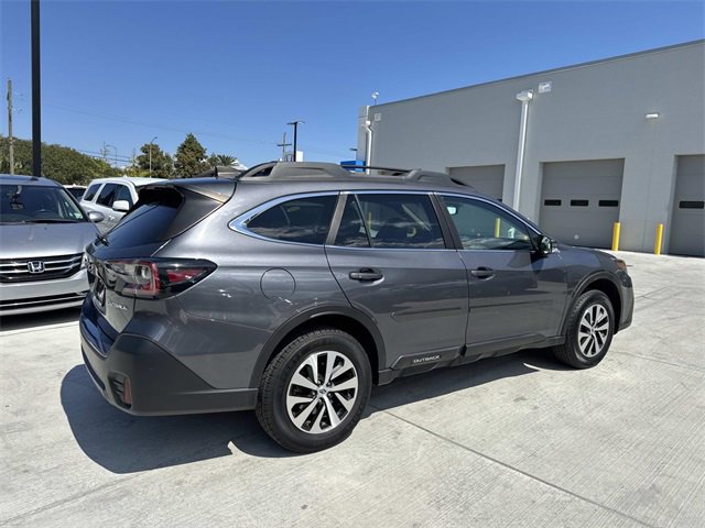 Used 2022 Subaru Outback Premium image 7