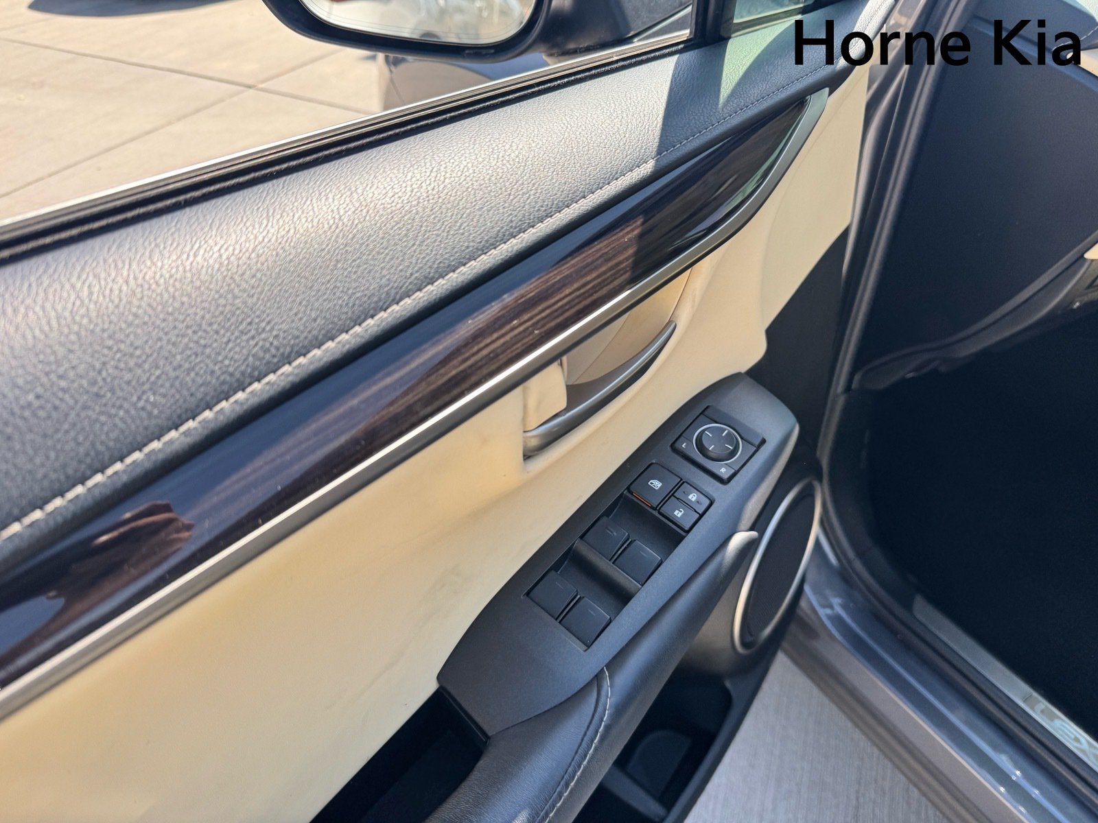 Used 2017 Lexus NX 200t FWD w/ Luxury Package image 11