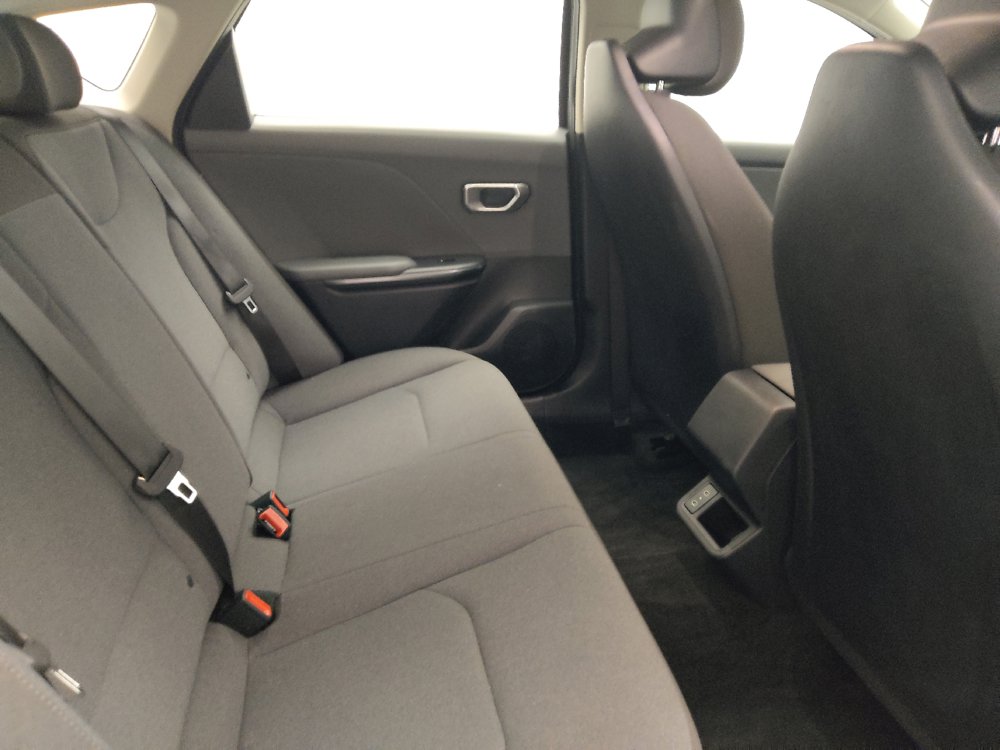 Used 2025 Kia K4 FWD image 19