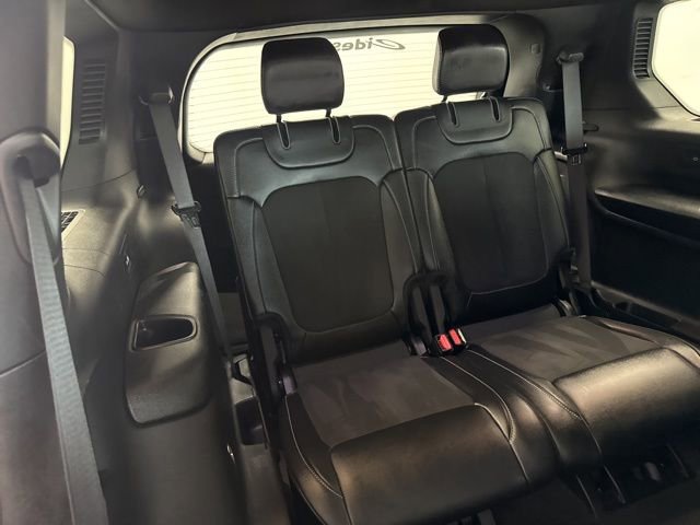 Used 2023 Jeep Grand Cherokee L Laredo image 31