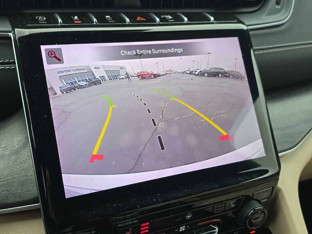 Used 2024 Jeep Grand Cherokee Limited AWD/4WD image 4