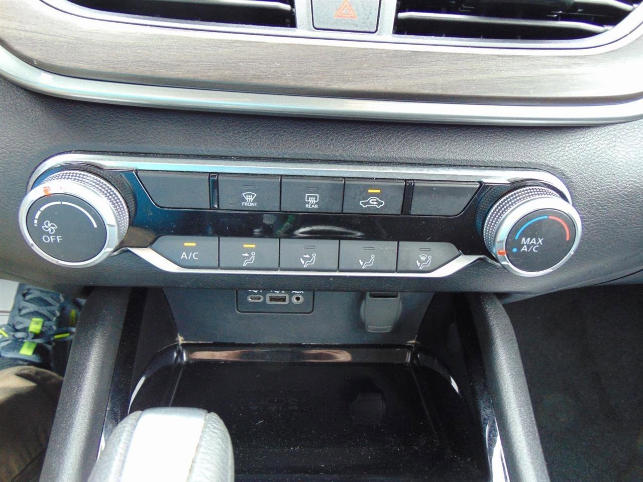 Used 2024 Nissan Altima 2.5 SV FWD image 29