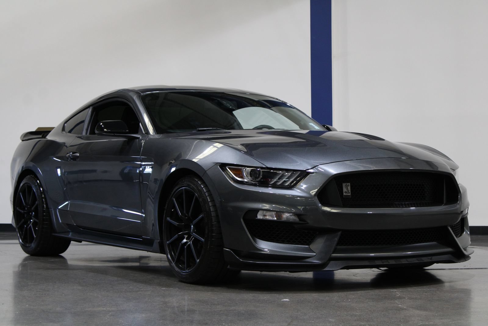 Used 2017 Ford Mustang Shelby GT350 w/ Electronics Package RWD image 4