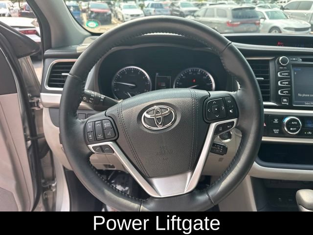 Used 2017 Toyota Highlander Limited FWD image 21
