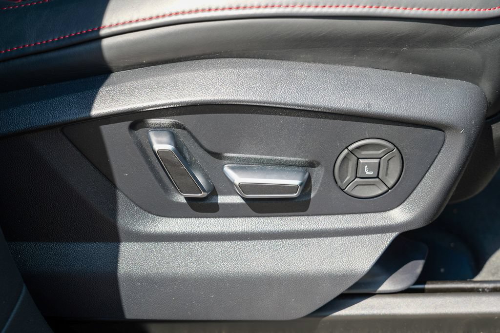 Used 2025 Audi SQ8 Prestige w/ Prestige Package AWD/4WD image 40