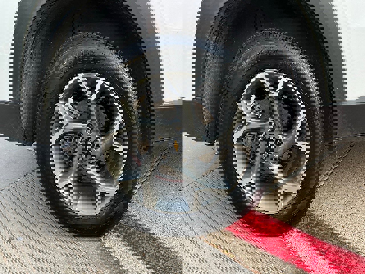 Used 2025 Chevrolet Trax LT image 9