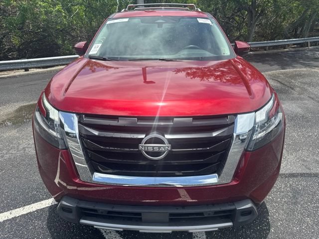 Used 2024 Nissan Pathfinder SL w/ SL Premium Package FWD image 2