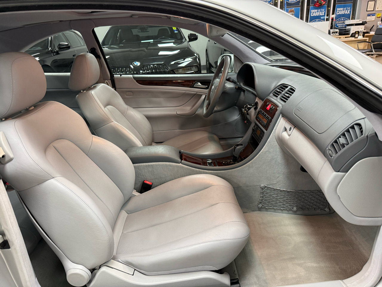 Used 2001 Mercedes-Benz CLK 320 Coupe image 15