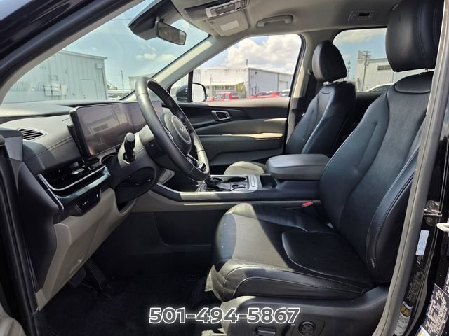 Used 2025 Kia Carnival FWD image 9