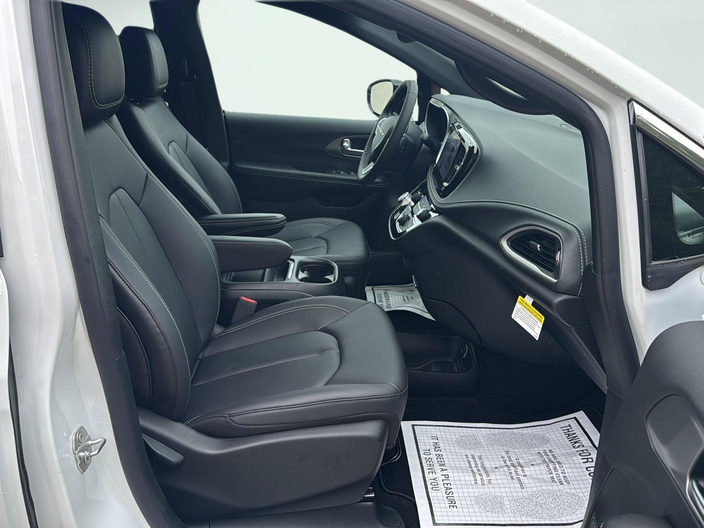 New 2027 Chrysler Pacifica Select FWD image 25