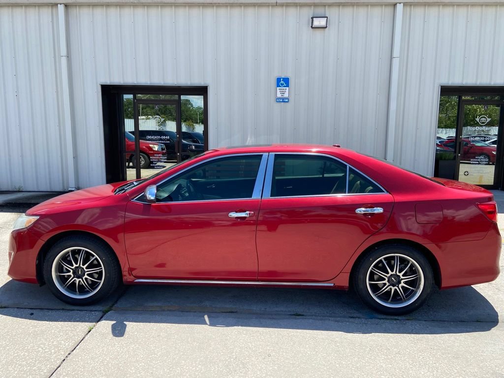 Used 2013 Toyota Camry XLE FWD image 2
