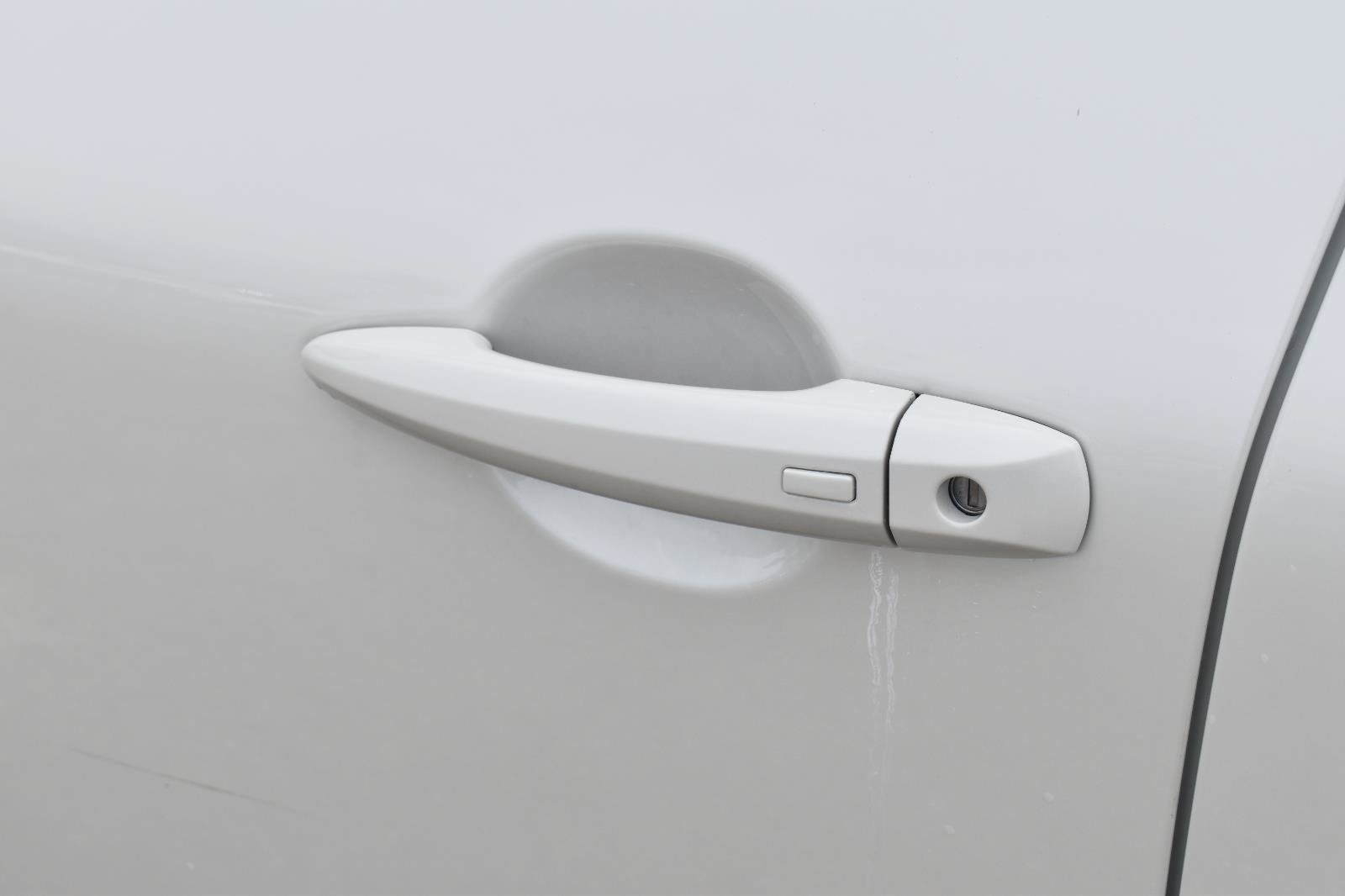 Used 2023 Nissan Rogue SV FWD image 4