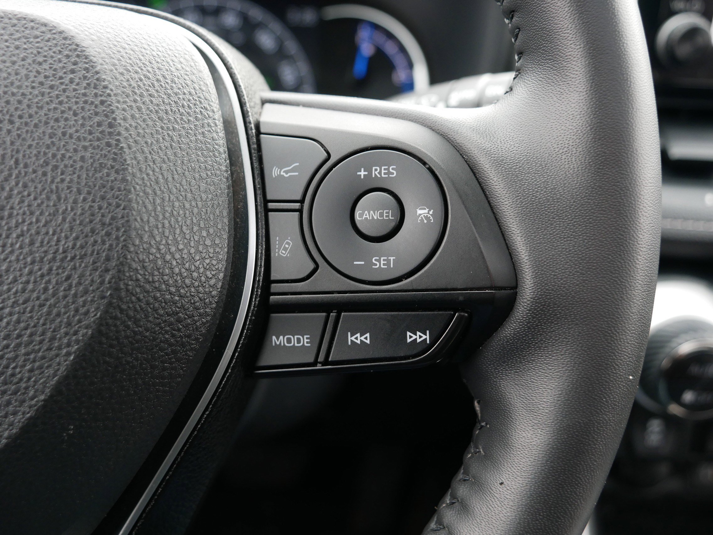 Used 2023 Toyota RAV4 XLE w/ Convenience Package image 30