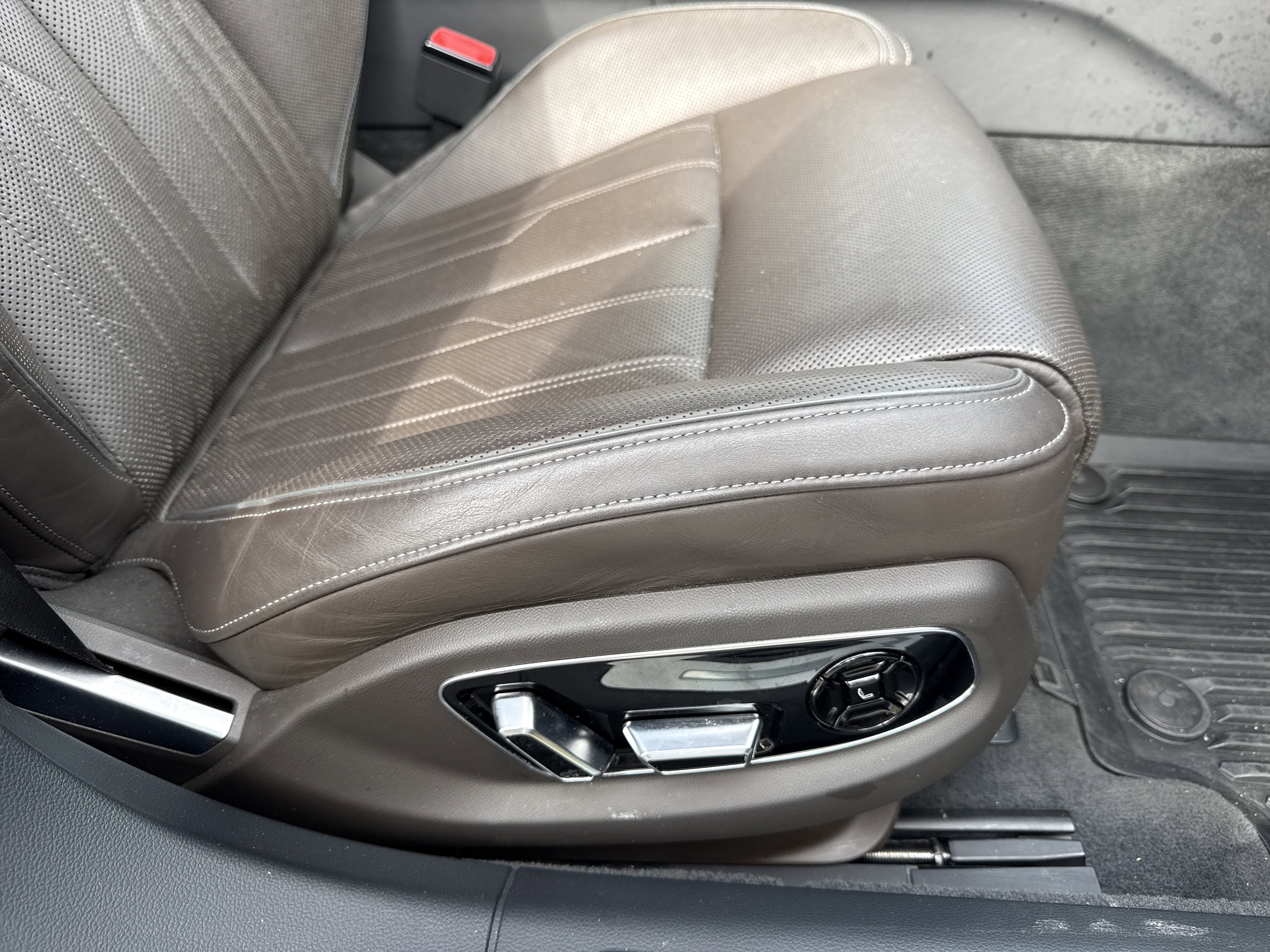 Used 2021 Audi A8 L 4.0T image 30